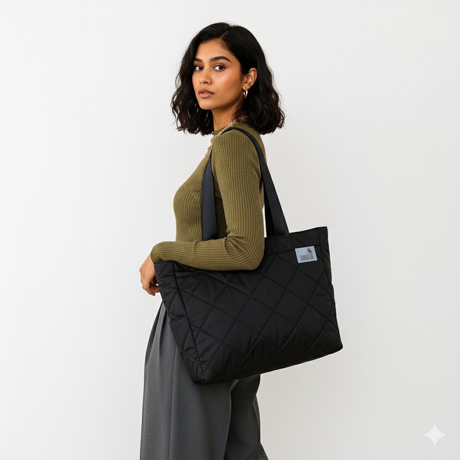 THE AURA - BLACK  QUILTED TOTE BAG